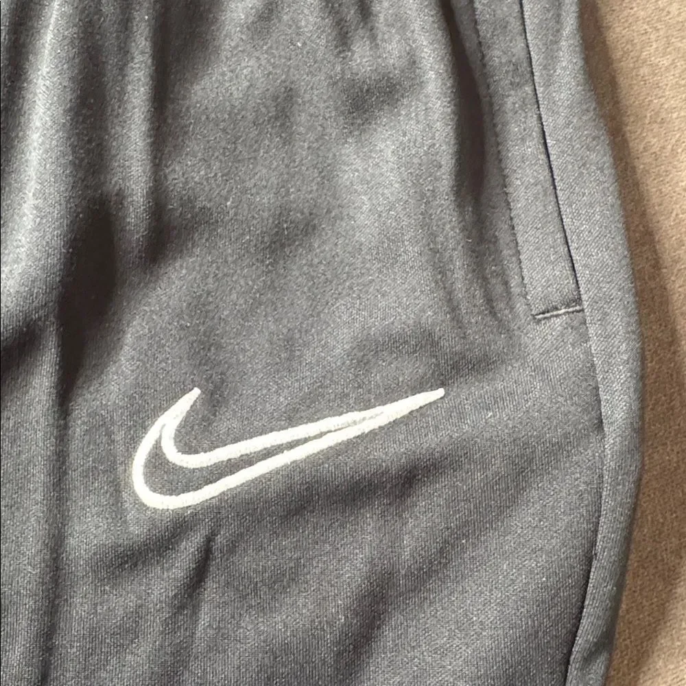 Nike Women’s Academy 21 Black Training Track Pants Dri-Fit LARGE NWT